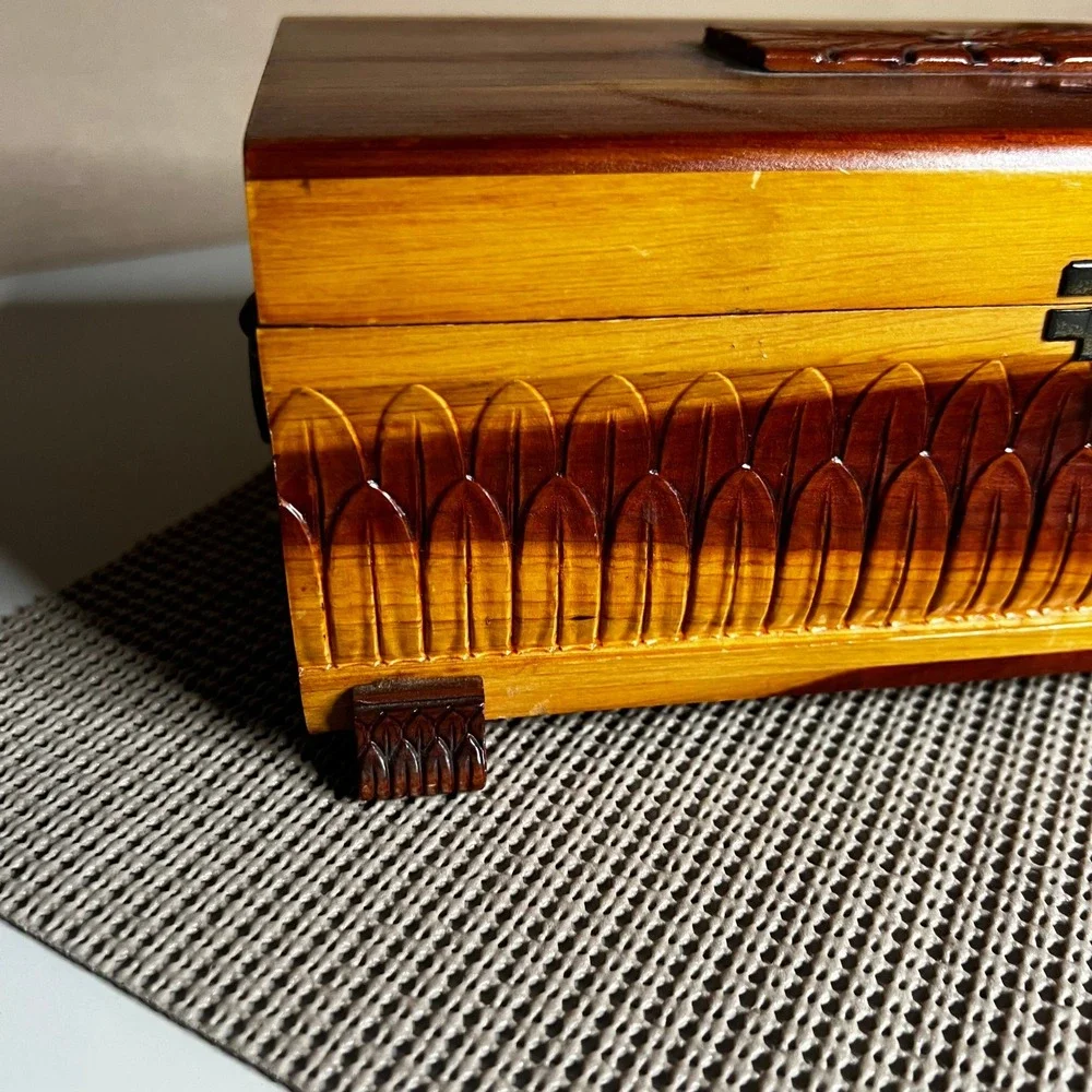 Vintage Hand‎ Carved Cedar Wood Jewelry Box Keepsake Chest Footed Latch 1950s